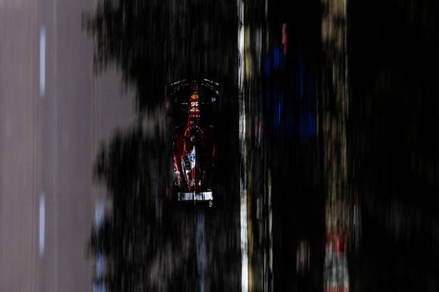 F1 - SINGAPORE GRAND PRIX 2025 16 LECLERC Charles (mco), Scuderia Ferrari SF-25, action during the 2025 Formula 1 Singapore Grand Prix, 18th round of the 2025 FIA Formula One World Championship, WM, Weltmeisterschaft from October 3 to 5, 2025 on the Marina Bay Street Circuit, in Singapore - SingaporeSingapore Copyright: xEricxAlonsox
