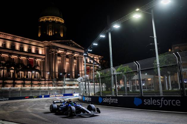2025 Formula One Singapore Grand Prix Marina Bay Street Circuit, Singapore, Singapore. 3.October.2025; Alexander Albon of Thailand and Williams Racing during Free Practice 2 Formula One Singapore Grand Prix (Photo by Jay Hirano) Singapore Marina Bay Street Circuit Singapore Copyright: xJayxHiranox