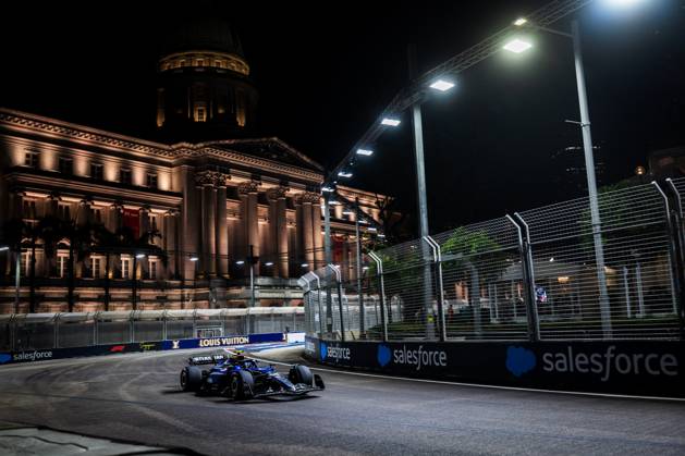 2025 Formula One Singapore Grand Prix Marina Bay Street Circuit, Singapore, Singapore. 3.October.2025; Carlos Sainz Jr of Spain and Williams Racing during Free Practice 2 Formula One Singapore Grand Prix (Photo by Jay Hirano) Singapore Marina Bay Street Circuit Singapore Copyright: xJayxHiranox