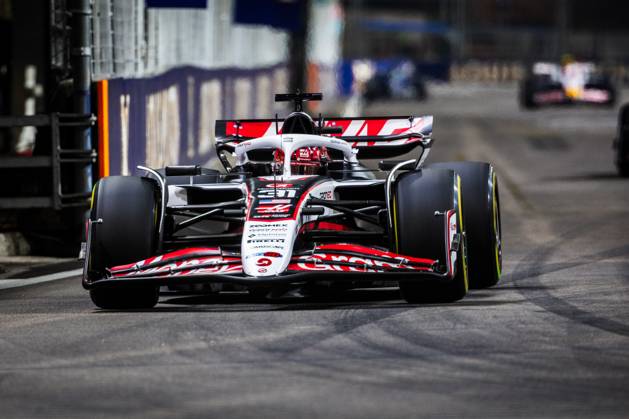 2025 Formula One Singapore Grand Prix Marina Bay Street Circuit, Singapore, Singapore. 3.October.2025; Esteban Ocon of France and MoneyGram Haas F1 Team during Free Practice 2 Formula One Singapore Grand Prix (Photo by Jay Hirano) Singapore Marina Bay Street Circuit Singapore Copyright: xJayxHiranox