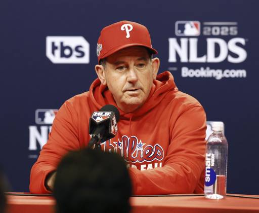 Baseball: Division Series between Dodgers and Phillies Philadelphia Phillies manager Rob Thomson holds a press conference, PK, Pressekonferenz in Philadelphia on Oct. 3, 2025, the eve of Game 1 of the Division Series against the Los Angeles Dodgers. A14AA0004908364P