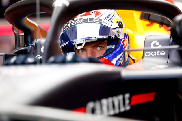 F1 - SINGAPORE GRAND PRIX 2025 VERSTAPPEN Max (ned), Red Bull Racing RB21, portrait during the 2025 Formula 1 Singapore Grand Prix, 18th round of the 2025 FIA Formula One World Championship, WM, Weltmeisterschaft from October 3 to 5, 2025 on the Marina Bay Street Circuit, in Singapore - SingaporeSingapore Copyright: xDPPIx