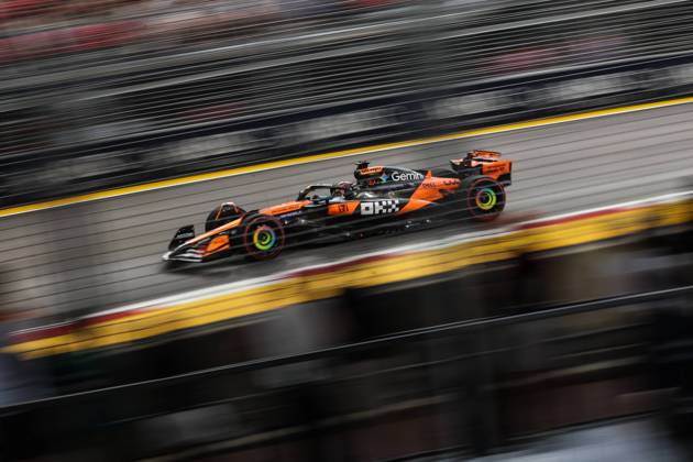 F1 - SINGAPORE GRAND PRIX 2025 81 PIASTRI Oscar (aus), McLaren F1 Team MCL39, action during the 2025 Formula 1 Singapore Grand Prix, 18th round of the 2025 FIA Formula One World Championship, WM, Weltmeisterschaft from October 3 to 5, 2025 on the Marina Bay Street Circuit, in Singapore - SingaporeSingapore  Copyright: xDPPIx