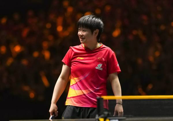 (251004) -- BEIJING, Oct. 4, 2025 -- Sun Yingsha reacts during the women s singles semifinal match between Sun Yingsha of China and Chen Xingtong of China at 2025 World Table tennis, Tischtennis (WTT) China Smash in Beijing, China, Oct. 4, 2025. ) (SP)CHINA-BEIJING-TABLE TENNIS-WTT-CHINA SMASH-WOMEN S SINGLES-SEMIFINAL(CN) SunxFei