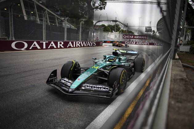 F1 - SINGAPORE GRAND PRIX 2025 14 ALONSO Fernando (spa), Aston Martin F1 Team AMR24, action during the 2025 Formula 1 Singapore Grand Prix, 18th round of the 2025 FIA Formula One World Championship, WM, Weltmeisterschaft from October 3 to 5, 2025 on the Marina Bay Street Circuit, in Singapore - SingaporeSingapore  Copyright: xXavixBonillax