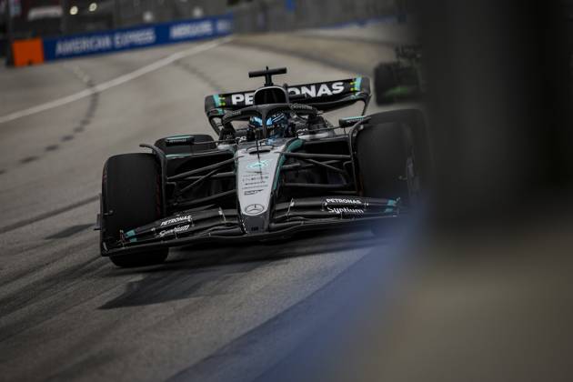 F1 - SINGAPORE GRAND PRIX 2025 63 RUSSELL George (gbr), Mercedes AMG F1 Team W16, action during the 2025 Formula 1 Singapore Grand Prix, 18th round of the 2025 FIA Formula One World Championship, WM, Weltmeisterschaft from October 3 to 5, 2025 on the Marina Bay Street Circuit, in Singapore - SingaporeSingapore Copyright: xXavixBonillax