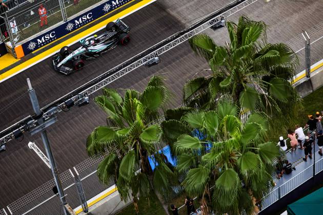 F1 - SINGAPORE GRAND PRIX 2025 12 KIMI ANTONELLI Andrea (ita), Mercedes AMG F1 Team W16, action during the 2025 Formula 1 Singapore Grand Prix, 18th round of the 2025 FIA Formula One World Championship, WM, Weltmeisterschaft from October 3 to 5, 2025 on the Marina Bay Street Circuit, in Singapore - SingaporeSingapore Copyright: xFLORENTxGOODENx