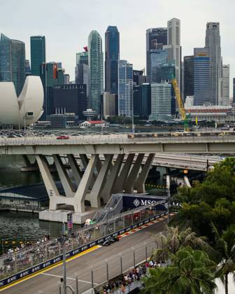 F1 - SINGAPORE GRAND PRIX 2025 12 KIMI ANTONELLI Andrea (ita), Mercedes AMG F1 Team W16, action during the 2025 Formula 1 Singapore Grand Prix, 18th round of the 2025 FIA Formula One World Championship, WM, Weltmeisterschaft from October 3 to 5, 2025 on the Marina Bay Street Circuit, in Singapore - SingaporeSingapore Copyright: xFLORENTxGOODENx