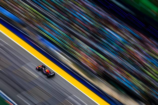 F1 - SINGAPORE GRAND PRIX 2025 01 VERSTAPPEN Max (nld), Red Bull Racing RB21, action during the 2025 Formula 1 Singapore Grand Prix, 18th round of the 2025 FIA Formula One World Championship, WM, Weltmeisterschaft from October 3 to 5, 2025 on the Marina Bay Street Circuit, in Singapore - SingaporeSingapore Copyright: xFLORENTxGOODENx