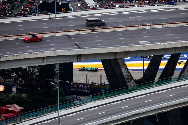 F1 - SINGAPORE GRAND PRIX 2025 18 STROLL Lance (can), Aston Martin F1 Team AMR25, action during the 2025 Formula 1 Singapore Grand Prix, 18th round of the 2025 FIA Formula One World Championship, WM, Weltmeisterschaft from October 3 to 5, 2025 on the Marina Bay Street Circuit, in Singapore - SingaporeSingapore Copyright: xFLORENTxGOODENx