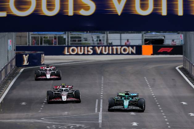 F1 - SINGAPORE GRAND PRIX 2025 18 STROLL Lance (can), Aston Martin F1 Team AMR25, action during the 2025 Formula 1 Singapore Grand Prix, 18th round of the 2025 FIA Formula One World Championship, WM, Weltmeisterschaft from October 3 to 5, 2025 on the Marina Bay Street Circuit, in Singapore - SingaporeSingapore Copyright: xEricxAlonsox