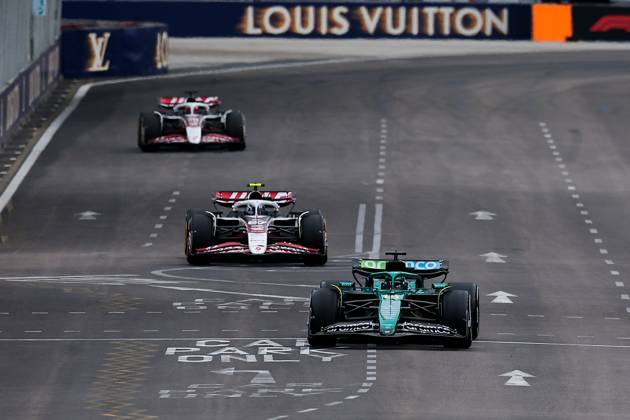 F1 - SINGAPORE GRAND PRIX 2025 18 STROLL Lance (can), Aston Martin F1 Team AMR25, action during the 2025 Formula 1 Singapore Grand Prix, 18th round of the 2025 FIA Formula One World Championship, WM, Weltmeisterschaft from October 3 to 5, 2025 on the Marina Bay Street Circuit, in Singapore - SingaporeSingapore Copyright: xEricxAlonsox