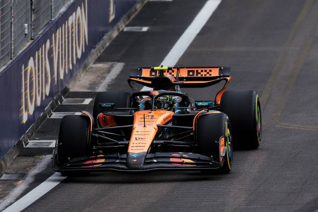 F1 - SINGAPORE GRAND PRIX 2025 04 NORRIS Lando (gbr), McLaren F1 Team MCL39, action during the 2025 Formula 1 Singapore Grand Prix, 18th round of the 2025 FIA Formula One World Championship, WM, Weltmeisterschaft from October 3 to 5, 2025 on the Marina Bay Street Circuit, in Singapore - SingaporeSingapore Copyright: xEricxAlonsox