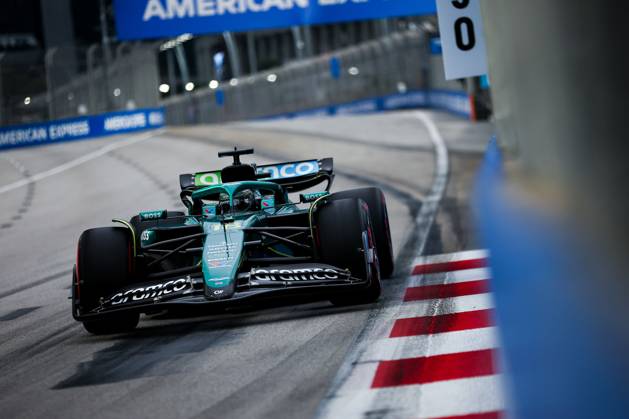 F1 - SINGAPORE GRAND PRIX 2025 18 STROLL Lance (can), Aston Martin F1 Team AMR25, action during the 2025 Formula 1 Singapore Grand Prix, 18th round of the 2025 FIA Formula One World Championship, WM, Weltmeisterschaft from October 3 to 5, 2025 on the Marina Bay Street Circuit, in Singapore - SingaporeSingapore Copyright: xEricxAlonsox