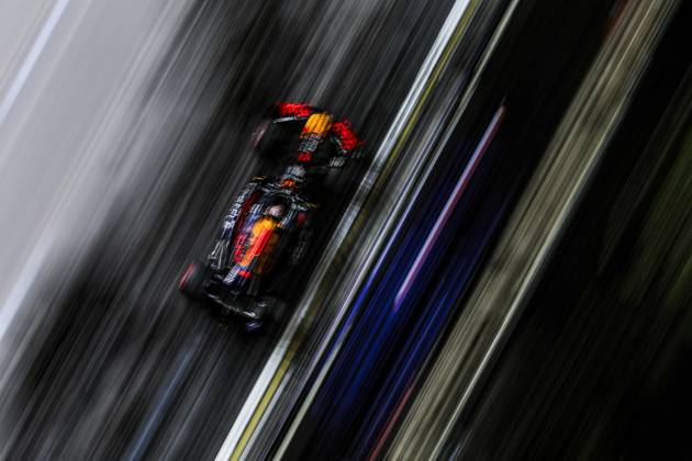 F1 - SINGAPORE GRAND PRIX 2025 01 VERSTAPPEN Max (nld), Red Bull Racing RB21, action during the 2025 Formula 1 Singapore Grand Prix, 18th round of the 2025 FIA Formula One World Championship, WM, Weltmeisterschaft from October 3 to 5, 2025 on the Marina Bay Street Circuit, in Singapore - SingaporeSingapore Copyright: xFLORENTxGOODENx
