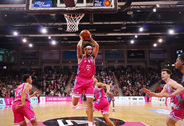 Michael Kessens Telekom Baskets Bonn vs. EWE Baskets Oldenburg 3. Speiltag - Saison 2025 26