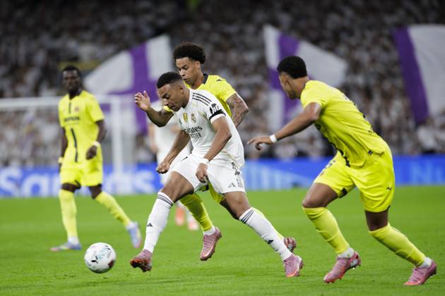 LA LIGA EA Sports - Real Madrid vs Villarreal MADRID, SPAIN - October 4: Kylian Mbappe of Real Madrid in action during the La Liga 2025 26 match between Real Madrid and Villarreal at Santiago Bernabeu Stadium. (Photo by Guille Martinez f22photo) Madrid Santiago Bernabeu Stadium Spain Copyright: xGuillermoxMartinezx