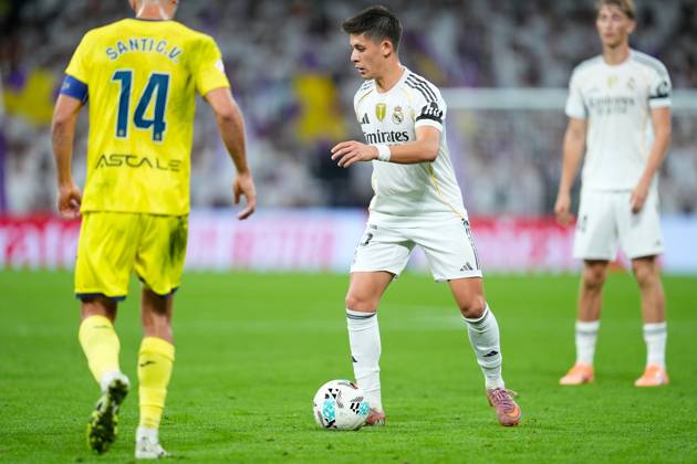 October 4, 2025, Madrid, Madrid, Spain: Arda Guler of Real Madrid CF in action during the Spanish League, LaLiga EA Sports, football match played between Real Madrid and Villarreal CF at Santiago Bernabeu stadium on October 04, 2025, in Madrid, Spain. Madrid Spain - ZUMAa181 20251004_zaa_a181_336 Copyright: xDennisxAgyemanx