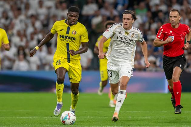 Real Madrid CF™s Alvaro Carreras (r) and Villarreal CF s Thomas Partey during La Liga match. October 4, 2025. (20251004132)