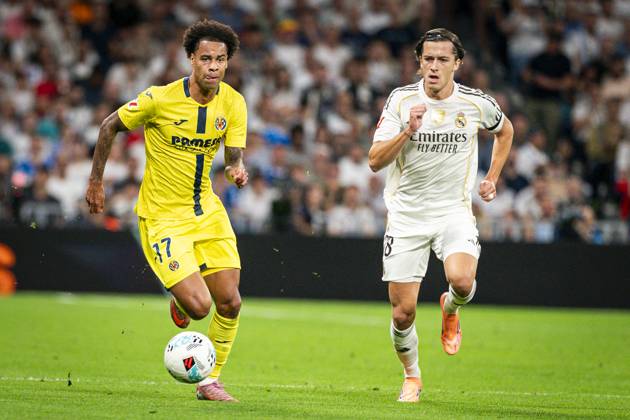 Real Madrid CF™s Alvaro Carreras (r) and Villarreal CF s Tajon Buchanan during La Liga match. October 4, 2025. (2025100483)