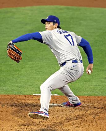 Baseball: Division Series between Dodgers and Phillies Los Angeles Dodgers two-way player Shohei Ohtani starts in Game 1 of the Division Series against the Philadelphia Phillies at Citizens Bank Park in Philadelphia on Oct. 4, 2025. A14AA0004911446P