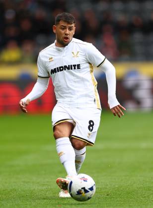 Kingston upon Hull, England, 4th October 2025. Gustavo Hamer of Sheffield United during the Hull City vs Sheffield United Sky Bet Championship match at the MKM Stadium, Kingston upon Hull. Picture credit should read: Simon Bellis Sportimage EDITORIAL USE ONLY. No use with unauthorised audio, video, data, fixture lists, club league logos or live services. Online in-match use limited to 120 images, no video emulation. No use in betting, games or single club league player publications. SPI_056_SB_Hull_Sheffield_United SPI-4194