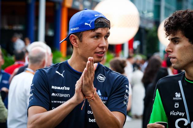 F1 - SINGAPORE GRAND PRIX 2025 ALBON Alexander (tha), Williams Racing FW47, portrait during the 2025 Formula 1 Singapore Grand Prix, 18th round of the 2025 FIA Formula One World Championship, WM, Weltmeisterschaft from October 3 to 5, 2025 on the Marina Bay Street Circuit, in Singapore - SingaporeSingapore Copyright: xFLORENTxGOODENx
