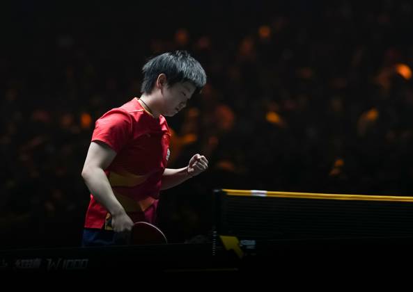 (251005) -- BEIJING, Oct. 5, 2025 -- Sun Yingsha reacts during the women s singles final match between Sun Yingsha of China and Wang Manyu of China at 2025 World Table tennis, Tischtennis (WTT) China Smash in Beijing, China, Oct. 5, 2025. ) (SP)CHINA-BEIJING-TABLE TENNIS-WTT-CHINA SMASH-WOMEN S SINGLES-FINAL (CN) SunxFei
