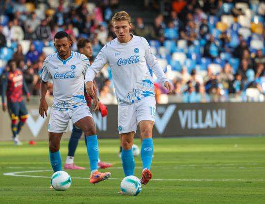October 5, 2025, Napoli, Campania, ITALIA: Rasmus Hoyland of SSC Napoli During the 2025 26 Italian Serie A football match between SSC Napoli and Genoa on October 5, 2025, at the Diego Armando Maradona Stadium in Naples...Pictured: Napoli ITALIA - ZUMAs236 20251005_aap_s236_001 Copyright: xFabioxSassox