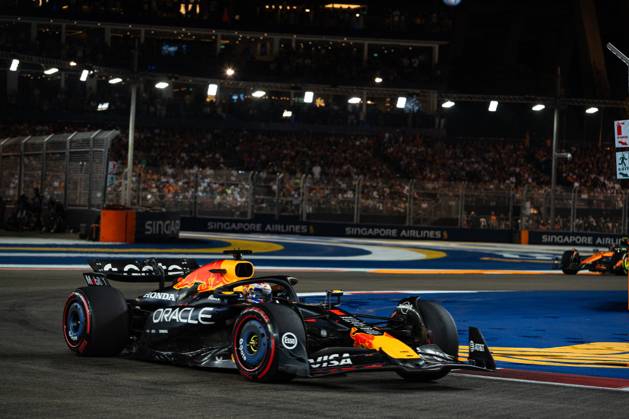 Formula 1 Singapore Grand Prix SINGAPORE, SINGAPORE - OCTOBER 5: Max Verstappen from Red Bull Racing competes in the Formula 1 Singapore Grand Prix at the Marina Bay Street Circuit in Singapore on October 5, 2025. More than 300,000 fans turned out over race weekend according to the organisers. Zakaria Zainal Anadolu Singapore Singapore. Editorial use only. Please get in touch for any other usage.  Copyright: x2025xAnadoluxZakariaxZainalx