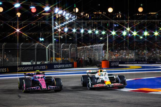 F1 - SINGAPORE GRAND PRIX 2025 43 COLAPINTO Franco (arg), Alpine F1 Team A525, 06 HADJAR Isack (fra), Visa Cash App RB F1 Team VCARB02, action during the 2025 Formula 1 Singapore Grand Prix, 18th round of the 2025 FIA Formula One World Championship, WM, Weltmeisterschaft from October 3 to 5, 2025 on the Marina Bay Street Circuit, in Singapore - SingaporeSingapore Copyright: xFLORENTxGOODENx