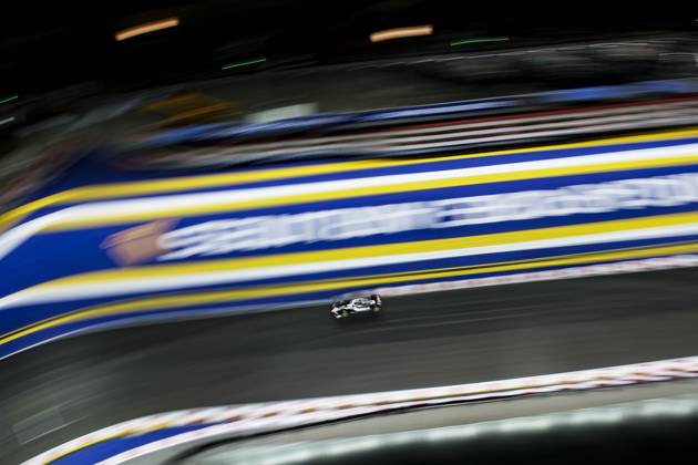 F1 - SINGAPORE GRAND PRIX 2025 31 OCON Esteban (fra), Haas F1 Team VF-25 Ferrari, action during the 2025 Formula 1 Singapore Grand Prix, 18th round of the 2025 FIA Formula One World Championship, WM, Weltmeisterschaft from October 3 to 5, 2025 on the Marina Bay Street Circuit, in Singapore - SingaporeSingapore Copyright: xXavixBonillax