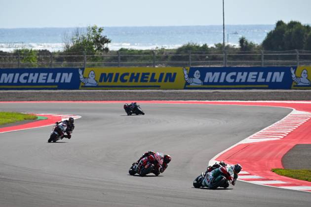 MOTO - MOTO GP - GRAND PRIX OF INDONESIA 2026 05 ZARCO Johann (fra), LCR Honda Castrol, Honda RC213V, action with 63 BAGNAIA Francesco (ita), Ducati Lenovo Team, Ducati Desmosedici GP25 during the 2025 MotoGP Pertamina Grand Prix of Indonesia on the Mandalika circuit from October 3 to 5, At West Nusa Tenggara, Indonesia - West Nusa TenggaraIndonesia Copyright: xGIGIxSOLDANOx