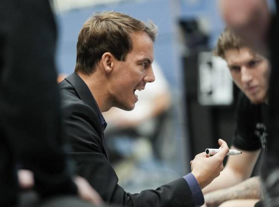Basketball in Essen ** NUR FÜR REDAKTIONELLE ZWECKE ** EDITORIAL USE ONLY **<p>Trainer Lars Wendt von den ETB Miners im Spiel gegen die EN BASKETS Schwelm am 27.09. 2025. Das Spiel endete 68:65 in der Sporthalle Am Hallo, Ernestinenstraße 57. Michael Gohl FUNKE Foto Services< p> Deutschland Nordrhein-Westfalen Essen Copyright: MichaelxGohl