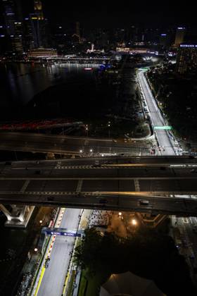 F1 - SINGAPORE GRAND PRIX 2025 18 STROLL Lance (can), Aston Martin F1 Team AMR25, action during the 2025 Formula 1 Singapore Grand Prix, 18th round of the 2025 FIA Formula One World Championship, WM, Weltmeisterschaft from October 3 to 5, 2025 on the Marina Bay Street Circuit, in Singapore - SingaporeSingapore Copyright: xXavixBonillax