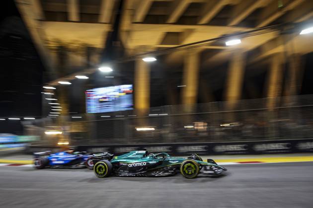 F1 - SINGAPORE GRAND PRIX 2025 18 STROLL Lance (can), Aston Martin F1 Team AMR25, action during the 2025 Formula 1 Singapore Grand Prix, 18th round of the 2025 FIA Formula One World Championship, WM, Weltmeisterschaft from October 3 to 5, 2025 on the Marina Bay Street Circuit, in Singapore - SingaporeSingapore Copyright: xXavixBonillax