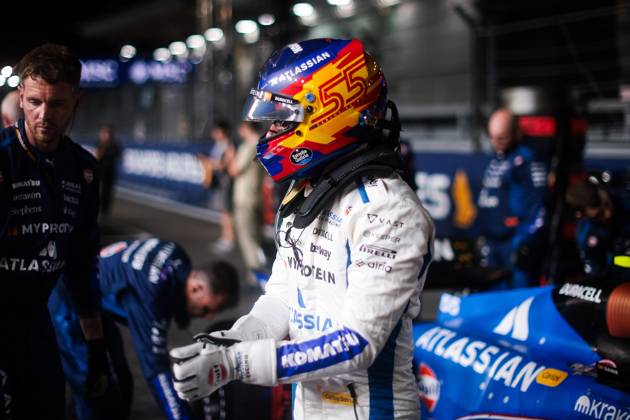 F1 - SINGAPORE GRAND PRIX 2025 SAINZ Carlos (spa), Williams Racing FW47, portrait during the 2025 Formula 1 Singapore Grand Prix, 18th round of the 2025 FIA Formula One World Championship, WM, Weltmeisterschaft from October 3 to 5, 2025 on the Marina Bay Street Circuit, in Singapore - SingaporeSingapore Copyright: xEricxAlonsox