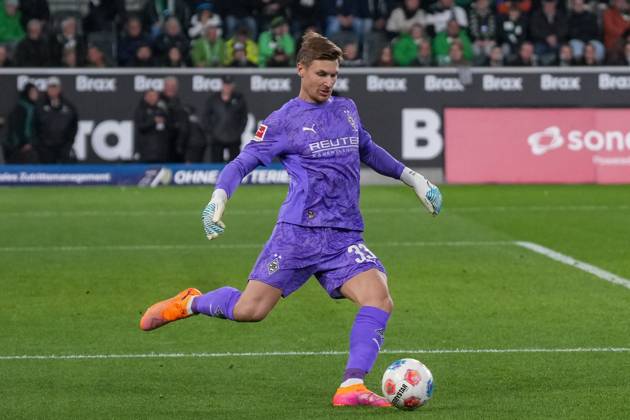 Moritz Nicolas (Borussia Mönchengladbach, 33) am Ball , Deutschland, Fussball, 1. Bundesliga, 6.Spieltag, 2025 2026, Borussia Mönchengladbach vs. SC Freiburg, 05.10.2025, BORUSSIA-PARK, Mönchengladbach, Deutschland DFL REGULATIONS PROHIBIT ANY USE OF PHOTOGRAPHS AS IMAGE SEQUENCES AND OR QUASI-VIDEO. Mönchengladbach BORUSSIA-PARK Nordrhein-Westfalen Deutschland Copyright: xArnexAmbergx