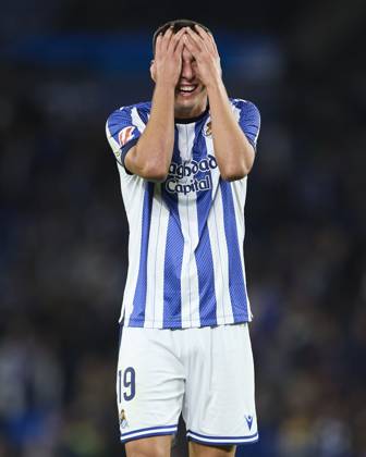 October 5, 2025, San Sebastian, Guipuzcoa, SPAIN: Jon Karrikaburu of Real Sociedad reacts during the LaLiga EA Sports match between Real Sociedad and Rayo Vallecano at Anoeta on October 5, 2025, in San Sebastian, Spain. San Sebastian SPAIN - ZUMAa181 20251005_zaa_a181_297 Copyright: xRicardoxLarreinax