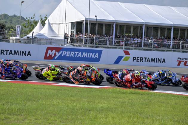 MOTO - MOTO GP - GRAND PRIX OF INDONESIA 2026 36 MIR Joan (spa), Honda Team, Honda RC213V, action with 33 BINDER Brad (zaf), Red Bull KTM Factory Racing, KTM RC16, start, dà part during the 2025 MotoGP Pertamina Grand Prix of Indonesia on the Mandalika circuit from October 3 to 5, At West Nusa Tenggara, Indonesia - West Nusa TenggaraIndonesia Copyright: xGIGIxSOLDANOx
