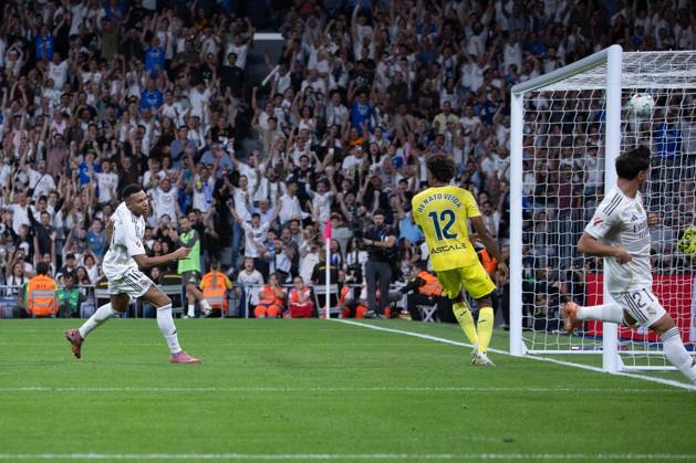 October 4, 2025, Madrid, Spain: Kylian Mbappà Real Madrid celebrate a goal during the EA SPORTS La Liga 2025-2026 match between Real Madrid and Villarreal CF played at the Santiago Bernabà u Stadium. Final score: Real Madrid 3 - 1 Villarreal CF Madrid Spain - ZUMAs197 20251004_aaa_s197_985 Copyright: xDavidxCanalesx