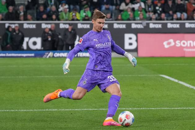 Moritz Nicolas (Borussia Mönchengladbach, 33) am Ball , Deutschland, Fussball, 1. Bundesliga, 6.Spieltag, 2025 2026, Borussia Mönchengladbach vs. SC Freiburg, 05.10.2025, BORUSSIA-PARK, Mönchengladbach, Deutschland DFL REGULATIONS PROHIBIT ANY USE OF PHOTOGRAPHS AS IMAGE SEQUENCES AND OR QUASI-VIDEO. Mönchengladbach BORUSSIA-PARK Nordrhein-Westfalen Deutschland Copyright: xArnexAmbergx