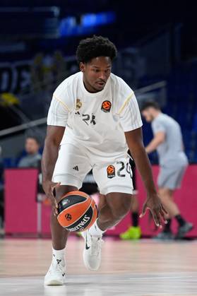October 9, 2025, Madrid, Madrid, Spain: Andres Feliz of Real Madrid warms up during the Turkish Airlines Euroleague 2025 26 League Phase MD3, match played between Real Madrid and LDLC ASVEL Villeurbanne at Movistar Arena on October 09, 2025 in Madrid, Spain. Madrid Spain - ZUMAa181 20251009_zaa_a181_314 Copyright: xDennisxAgyemanx
