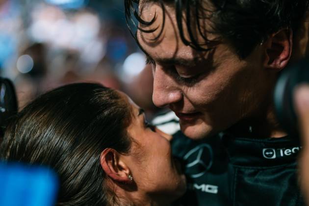 October 5, 2025, Singapore, Tamilnadu, Singapore: George Russell of Mercedes celebrates with his girlfriend Carmen Montero Mundt after the win at the F1 Grand Prix of Singapore at Marina Bay Street Circuit on October, 5th, 2025 in Singapore. Singapore Singapore - ZUMAc251 20251005_znp_c251_035 Copyright: xVikramxChandrasekarx