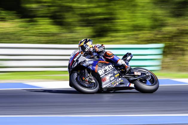 October 10, 2025, Cascais, Lisbon, Portugal: Michael van der Mark in action during the WorldSBK Championship Free Practice at the Estoril Circuit, Portugal, on October 11, 2025. Cascais Portugal - ZUMAr200 20251010_zsp_r200_030 Copyright: xNunoxReisinhox