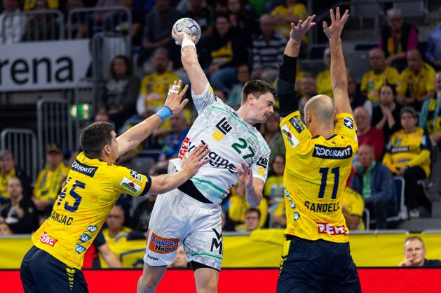 Oskar SUNNEFELDT (FRISCH AUF! Goeppingen, 27) erzielt ein Tor, Aktion, Torwurf Rhein-Neckar-Loewen (RNL) vs. FRISCH AUF! Goeppingen (FAG), Handball, Maenner, Daikin Handball Bundesliga (HBL), 8. Spieltag, Spielzeit 2025 2026, 09.10.2025 Rhein-Neckar-Loewen (RNL) vs. FRISCH AUF! Goeppingen (FAG), Handball, Maenner, Daikin Handball Bundesliga (HBL), 8. Spieltag, Spielzeit 2025 2026, 09.10.2025 Mannheim Copyright: xEibnerxPressefoto OliverxSchmidtx EP_OST