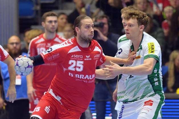 Olle Forsell Schefvert (MT Melsungen 25) (am Ball), Tim Maximilian Hertzfeld (SC DHfK Leipzig 72) (R) , GER, MT Melsungen - SC DHfK Leipzig, Handball, 1. Bundesliga, 8. Spieltag, Saison 2025 2026, 10.10.2025, GER, MT Melsungen - SC DHfK Leipzig, Handball, 1. Bundesliga, 8. Spieltag, Saison 2025 2026, 10.10.2025 Kassel Copyright: xEibner-Pressefotox xRolandxSippex EP_RSL