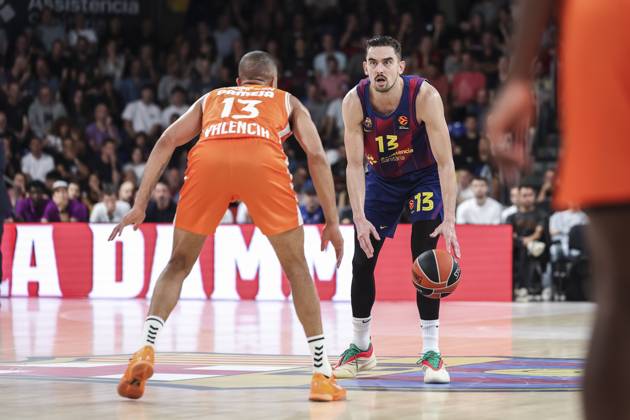 October 10, 2025, Barcelona, Barcelona, Spain: Tomas Satoransky of FC Barcelona, Barca in action during the Turkish Airlines Euroleague 2025 26 League Phase MD3, match played between FC Barcelona and Valencia Basket at Palau Blaugrana on October 10, 2025 in Barcelona, Spain. Barcelona Spain - ZUMAa181 20251010_zaa_a181_406 Copyright: xJavierxBorregox