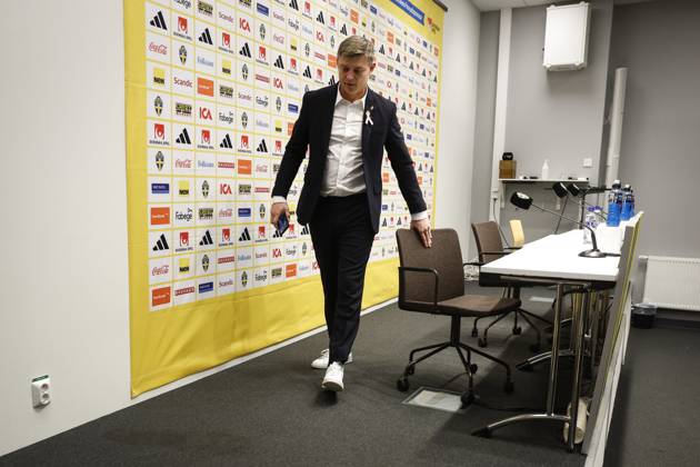STOCKHOLM, SWEDEN 20251010 Swedish national team, Nationalteam captain Jon Dahl Tomasson leaves a press conference, PK, Pressekonferenz after Friday s World Cup qualifying soccer match between Sweden and Switzerland at Strawberry Arena, October 10, 2025 in Stockholm, Sweden. STOCKHOLM SWEDEN x60160x