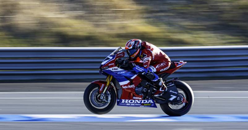October 11, 2025, Cascais, Lisbon, Portugal: Iker Lecuona in action during the WorldSBK Championship Free Practice 3 at the Estoril Circuit, Portugal, on October 11, 2025. Cascais Portugal - ZUMAr200 20251011_zsp_r200_010 Copyright: xNunoxReisinhox